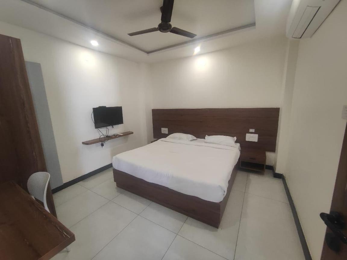Super Townhouse Shivamogga Formerly Karthik Bhavan Екстериор снимка