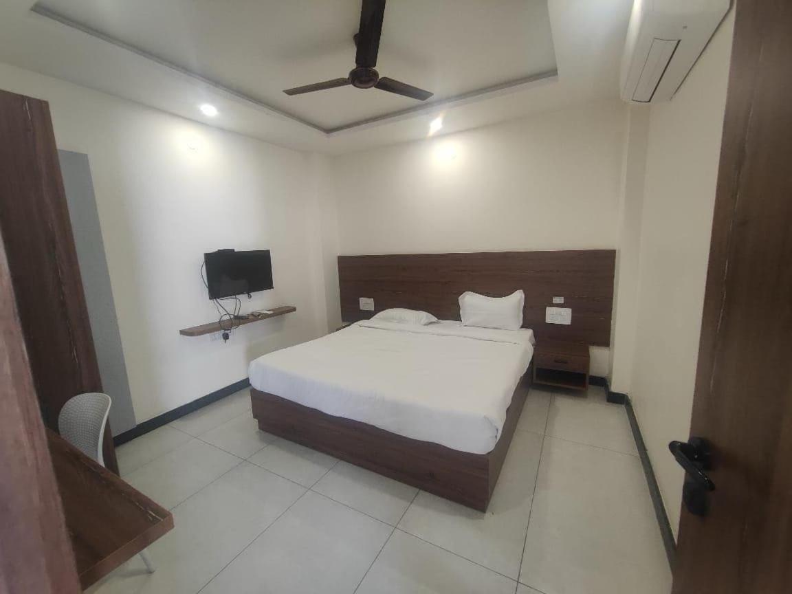 Super Townhouse Shivamogga Formerly Karthik Bhavan Екстериор снимка