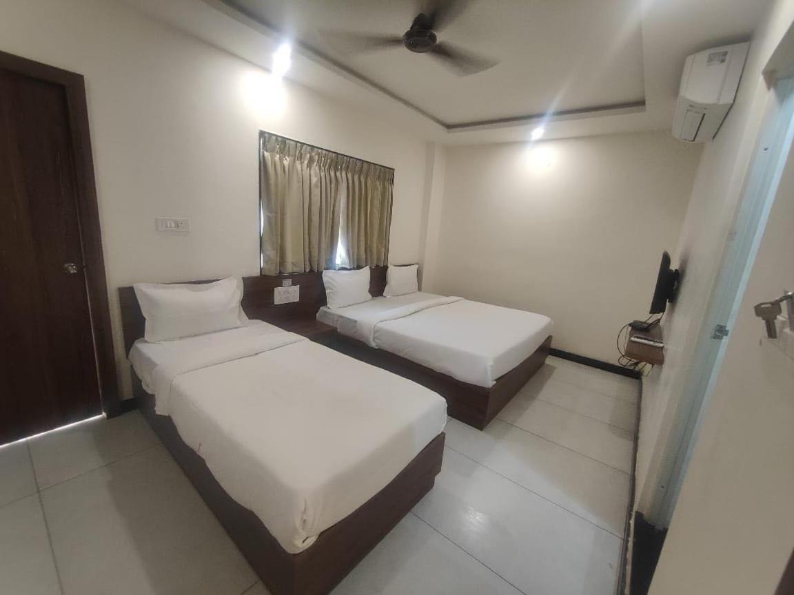 Super Townhouse Shivamogga Formerly Karthik Bhavan Екстериор снимка