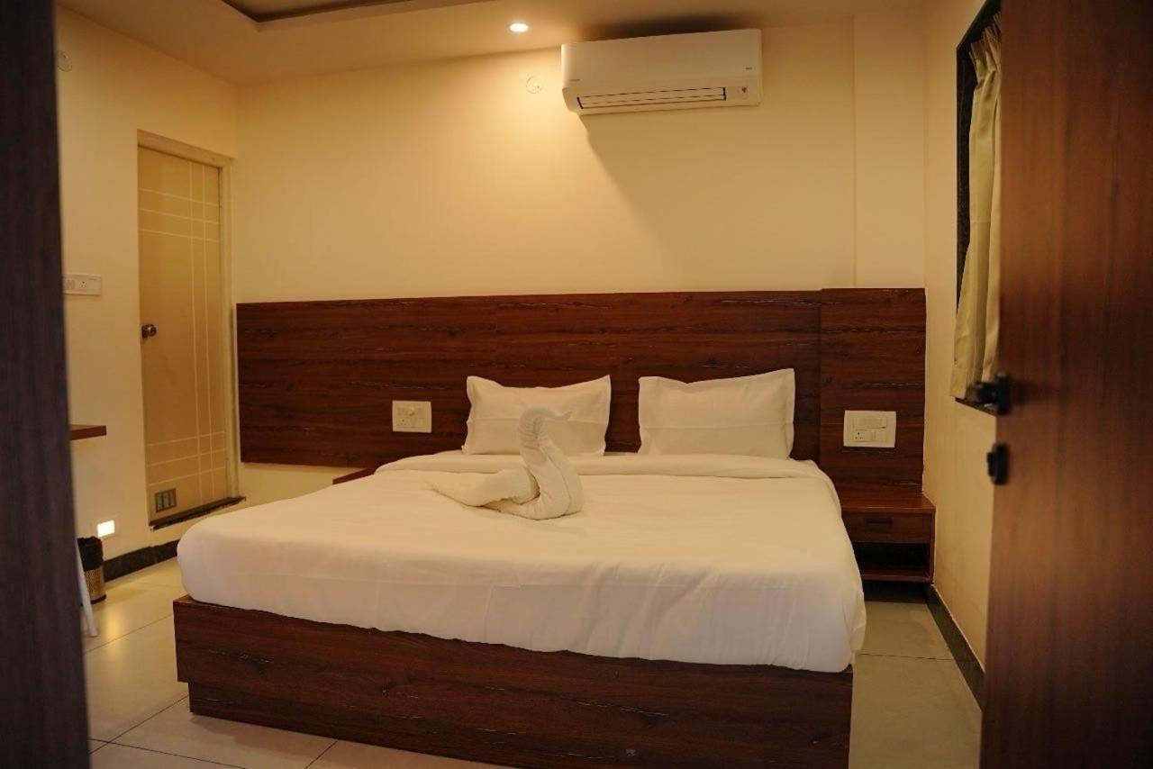 Super Townhouse Shivamogga Formerly Karthik Bhavan Екстериор снимка