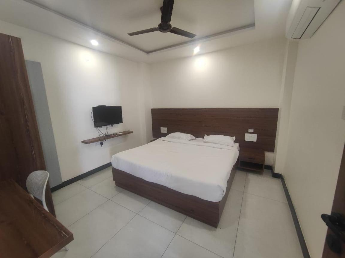Super Townhouse Shivamogga Formerly Karthik Bhavan Екстериор снимка
